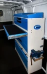 Cajón con escritorio integrado en furgoneta para fontaneros