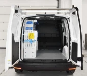 01_Caddy VW con muebles Syncro para instalación de sistemas de seguridad