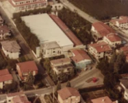 01_Vista superior de la antiguo establecimiento de Syncro System en San Zeno, al sur del colegio de primaria