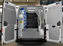01_Volkswagen Crafter con estantes y accesorios para montador de paneles de cartón yeso