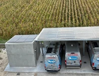 02_102 nuevos módulos fotovoltaicos para Syncro System entre marquesina y local técnico externo de Cassola
