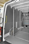 02_Barras de sujeción de carga verticales fresadas Syncro System para VW Crafter