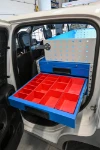 04_Cajón metálico Syncro configurado con contenedores de plástico en Panda