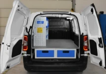 EQUIPAMIENTO FURGONETA TALLER MÓVIL EN PEUGEOT PARTNER 2018 L2 06a