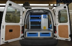 EQUIPAMIENTO FURGONETA TALLER VOLKSWAGEN CADDY 2003 L1 01a