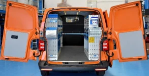 EQUIPAMIENTO FURGONETA TALLER VOLKSWAGEN TRANSPORTER T6 2003 L1 01a