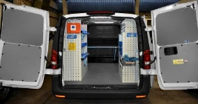 EQUIPAMIENTO MERCEDES VITO 2015 L2 H1 03a