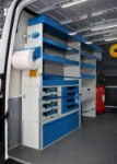 Equipamientos y accesorios Syncro para furgoneta utilizada para la asistencia de máquinas agrícolas.