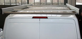 ESTANTERÍAS FURGONETA EN MERCEDES SPRINTER 2006  L2 H1 02e