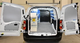 ESTANTERÍAS PARA FURGONETAS EN OPEL Combo 2018 L2 08a