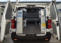 Estanterías y cajoneras para furgonetas en CITROEN JUMPY 2016 L2 H1 07a