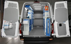 Estanterías y cajoneras para furgonetas en MERCEDES SPRINTER 2018 L2 H2 07a