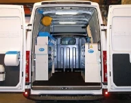 FOTO MOBILIARIO VEHÍCULOS COMERCIALES EN IVECO DAILY 2000 L2 H2 02a