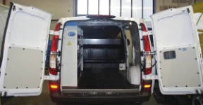 Furgonetas equipada MERCEDES VITO 2004  L2 H1 03a