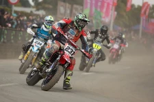 Gallan en competición en el Ladbrokies Superbike patrocinado por Syncro System.