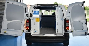 IMAGEN EQUIPAMIENTO PARA FURGONETA CITROEN BERLINGO 2008 06a