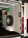 IMAGEN EQUIPAMIENTO PARA FURGONETA IVECO DAILY 2000 L2 H1 07c