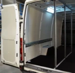 IMAGEN EQUIPAMIENTO PARA FURGONETA IVECO DAILY 2000 L2 H2 07b