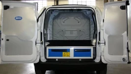 IMAGEN EQUIPAMIENTO PEUGEOT BIPPER 2007 09a