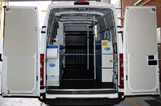 IMAGEN VEHÍCULO COMERCIAL IVECO DAILY 2000 L2 H2 06a