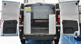 IMAGEN VEHÍCULO COMERCIAL NISSAN NV300 L1 H1 13a