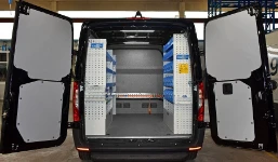 MOBILIARIO VEHÍCULOS COMERCIALES EN MERCEDES SPRINTER 2018 L1 H1 02a