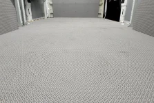 Plataformas en madera multicapa con película engomada en grano de arroz