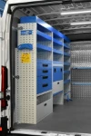 02_Equipamiento lado izquierdo Ducato con cajones, repisas y sujeta maletines en el suelo